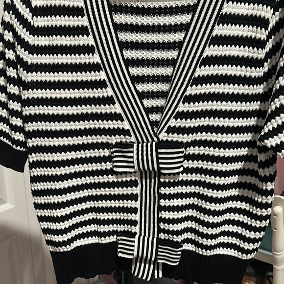 NVLT Black and White V-Neck Sweater with Bold Stripes - Picture 1 of 4